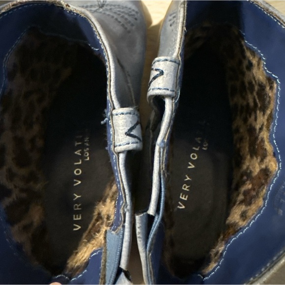Very Volatile Los Angeles blue booties size 6.5 - Picture 8 of 10
